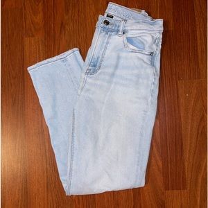 America Eagle Mom Jeans